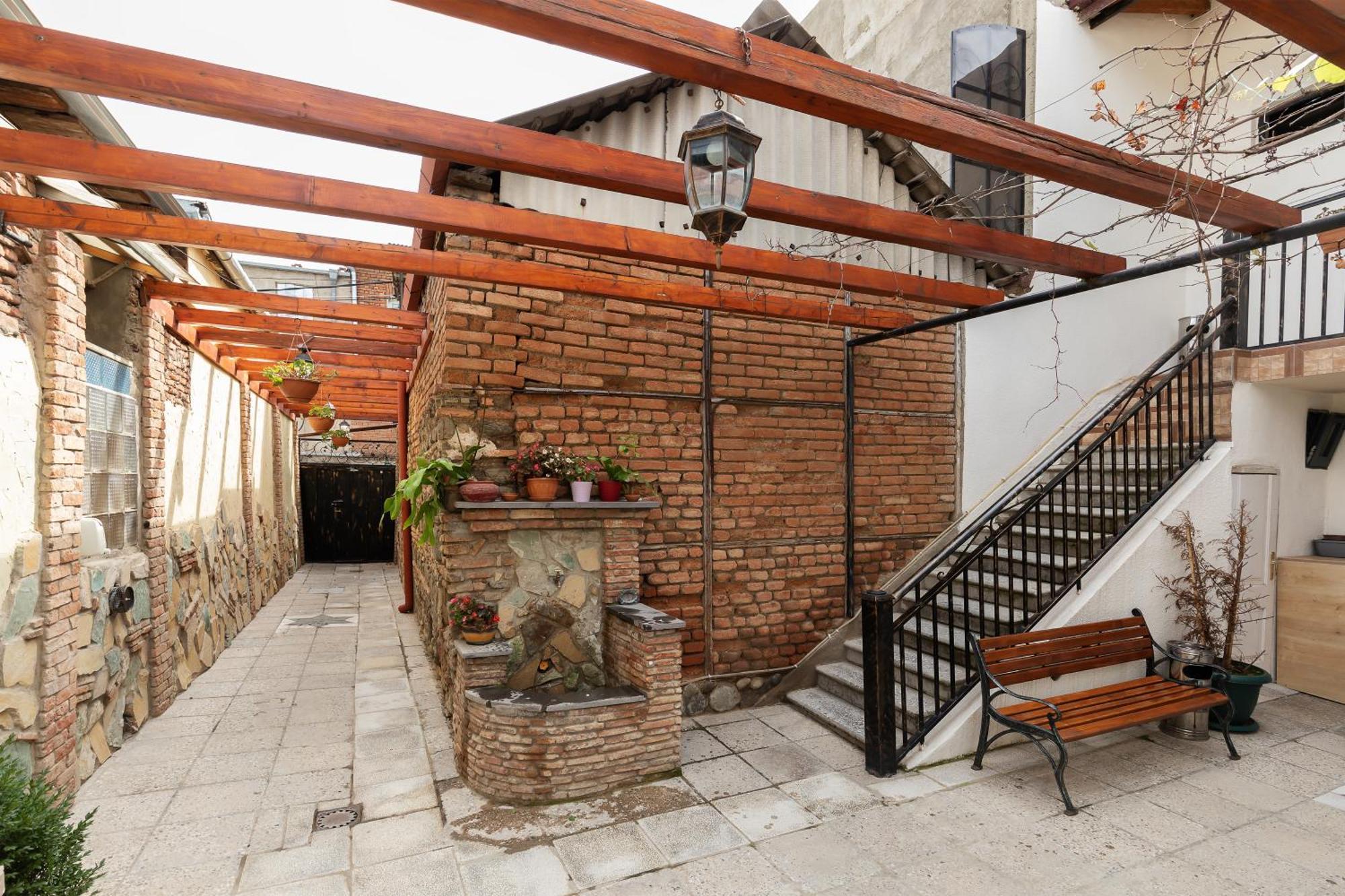 Honeymoon Apartments In Old Tbilisi Exterior photo